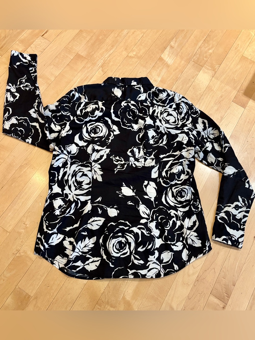Lauren Ralph Lauren Black and White Floral Rose Button-Down Shirt 100% Cotton - Picture 6 of 11